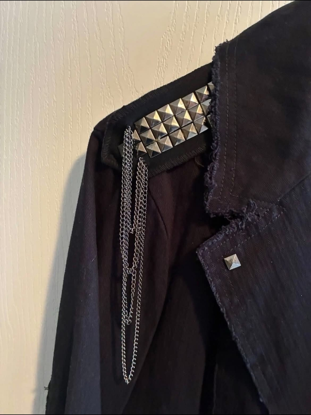 Women's California Vintage Black Studded Jacket with Distressed Hem Size Large - Picture 3 of 5